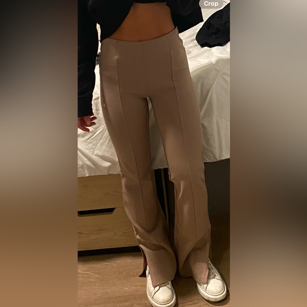 Abercrombie
Women's
Ponte Split-Hem Slim Flare Pant